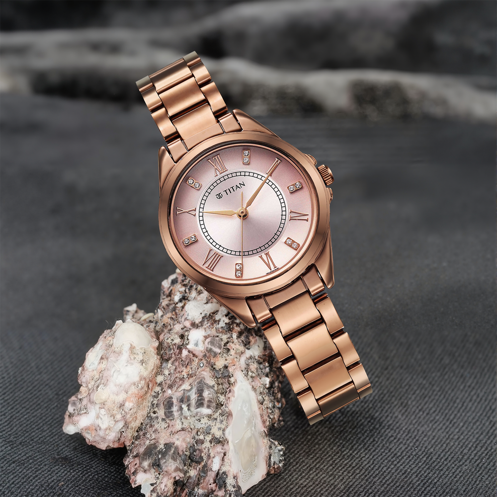 Titan Women Brass Round Shape Watches(2565QM01)